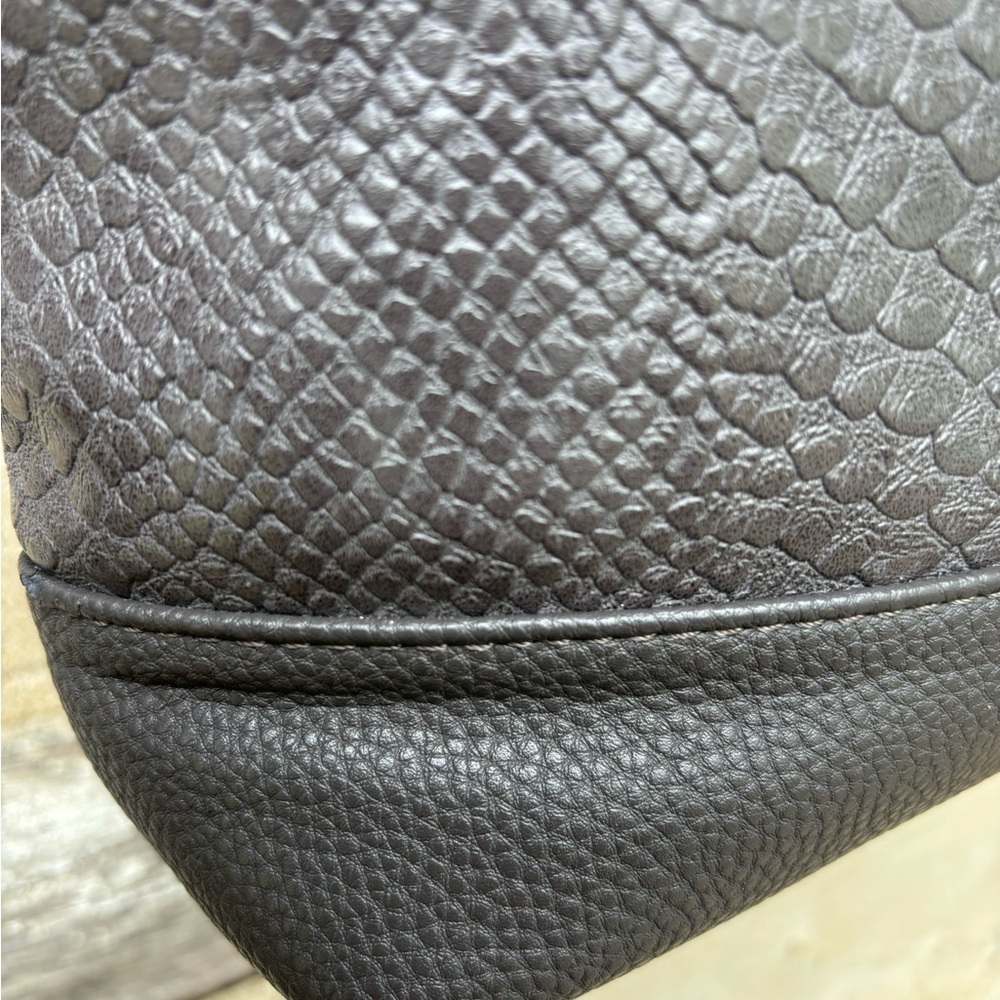 Jewell By Thirty One Gray Faux Reptile Skin Short Handle Tote and Clutch/Wallet - Picture 7 of 15